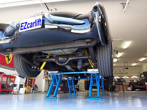 EZ CAR LIFT FREE STANDING USE ANYWHERE CAR LIFT FAST SAFE STRONG EASY EZ CAR LIFT FREE STANDING USE ANYWHERE CAR LIFT FAST SAFE STRONG EASY